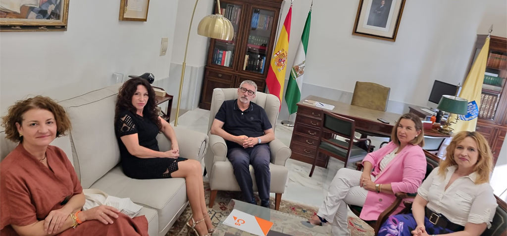 El rector de la UCA traslada a la candidata de Ciudadanos por Cádiz la inclusión en los presupues...